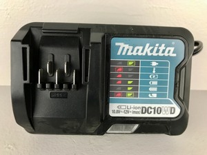 Makita - 10.8v-12v Battery Charger