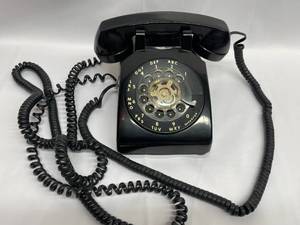 lot 83 image: Vintage Rotary Black Phone