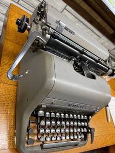 lot 102 image: Vintage Royal Typewriter