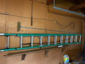 lot 113 image: 20 Foot Keller Extension Ladder