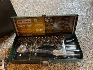 lot 140 image: Master Mechanic Tool Box with Tools