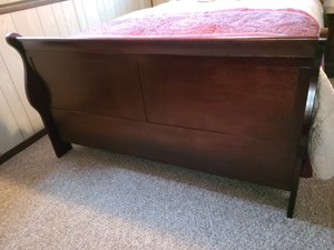 lot 1 image: Queen Sleigh Bed and Nightstand