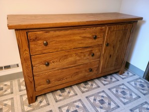 lot 4 image: Wood DresserCabinet
