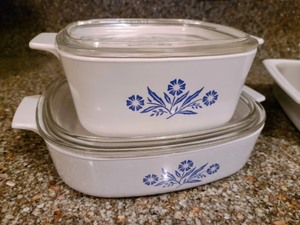 lot 37 image: Corning Ware Bakeware