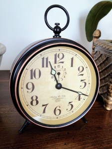 lot 52 image: Pretty Home Decor