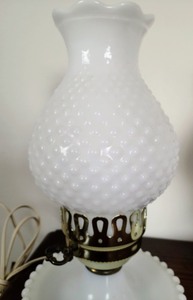 lot 53 image: Pair of Milk Glass Table Lamps