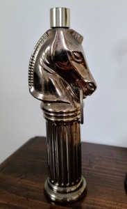 lot 54 image: Horse Decor