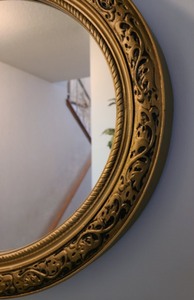 lot 172 image: Vintage Gold Wall Mirror