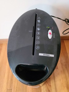 lot 180 image: Office Paper Shredder