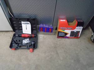 New Toolman 12 volt 38 ratchet wrench kit with battery, charger & sockets. Was a show display. As shown.