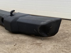lot 11 image: Jeep Bumper