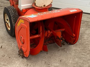 lot 12 image: Simplicity Snow Blower