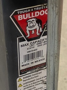 lot 28 image: Bulldog 5,000# Drop-Leg Trailer Jack