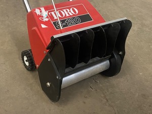 lot 36 image: Toro S120 Electric Snow Thrower