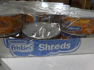 lot 136 image: 23 Cans Friskies Shread Food for Ca...
