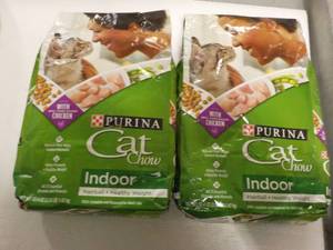 lot 141 image: 2 bags Purina Cat Chow...