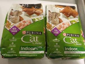 lot 142 image: 2 bags Purina Cat Chow...