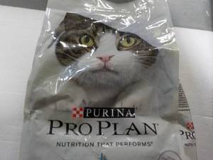 lot 143 image: 7 lb. Bag Purina Pro Plan Adult Cat...