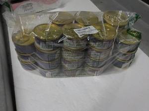 lot 167 image: 30 Cans Fancy Feast Cat Food...