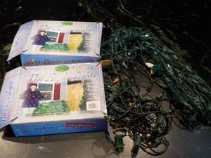 lot 97 image: 3 Sets Net Xmas Lights- tested and ...