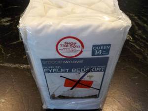 lot 100 image: Smooth Weave Eyelet Queen Bed skirt...