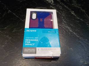 lot 88 image: Speck Case for iphone Xr...