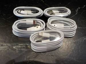 lot 82 image: 5 Lightening Chargers for iphone X,...