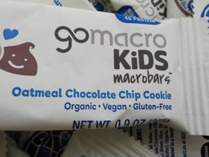 lot 221 image: 145 Gomacro Kids Oatmeal Chocolate ...