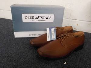 lot 297 image: Deer Stags size 9.5 M Lawrence Shoe...