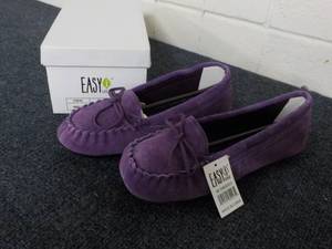 lot 303 image: Easy size 7 Purple Moccasins...
