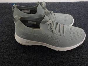 lot 306 image: Sketchers size 8 W Shoes...