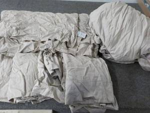 lot 335 image: Pure Earth 6 pc King Size Sheet Set...