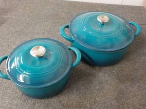 lot 337 image: Set of 2 Tramotina Cast iron Cookwa...