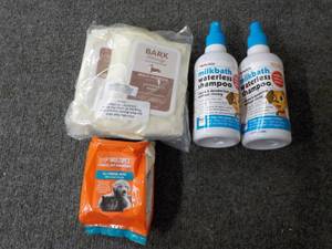lot 52 image: Pet Products...