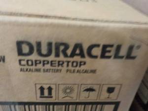 lot 373 image: Case of 112 Duracell size D Batteri...