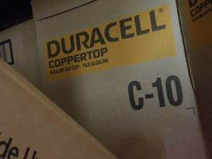 lot 374 image: case of 80 Duracell Size C-10 Batte...