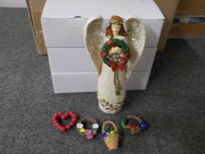 lot 384 image: 3 Sets of 9 tall Angels with 5 Sea...