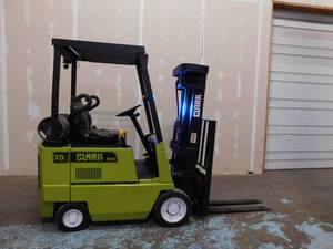 3000lb Clark 15E Foklift