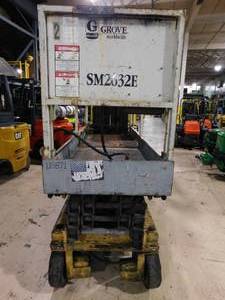 Grove SM2632E Scissor Lift