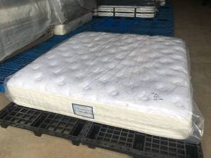 lot 9 image: Brand New Sealy Posturepedic Signature Series Ultra Plush King Mattress