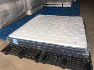 lot 8 image: Brand New Sleepys Relax 10.5 Pillow Top Innerspring King Mattress