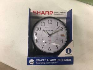 lot 132 image: Brand New Lot of SEVEN Sharp Quartz Analog Alarm Clocks