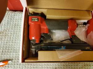 lot 92 image: Arrow Pneumatic t50 stapler