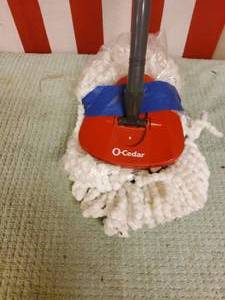 lot 95 image: Dirt devil hand vac and spin mop with extra mop head