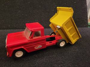 lot 24 image: Structo Dump Truck
