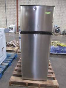 lot 333 image: Vissani 7.1 cu. ft. Top Freezer Refrigerator in Stainless Steel Look - Some Dents - Does not cool very fast.