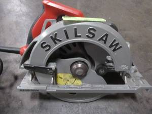 lot 809 image: SKILSAW 15 Amp Corded Electric 7-14 in. Magnesium Circular Saw - Blade not included, Tool Only - In nice used working condition.