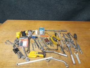lot 91 image: Large Lot of Tools