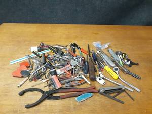 lot 92 image: Large Lot of Tools
