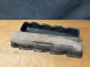 lot 99 image: Pair of Vintage International 345 Valve Covers - Embossed with International in cursive